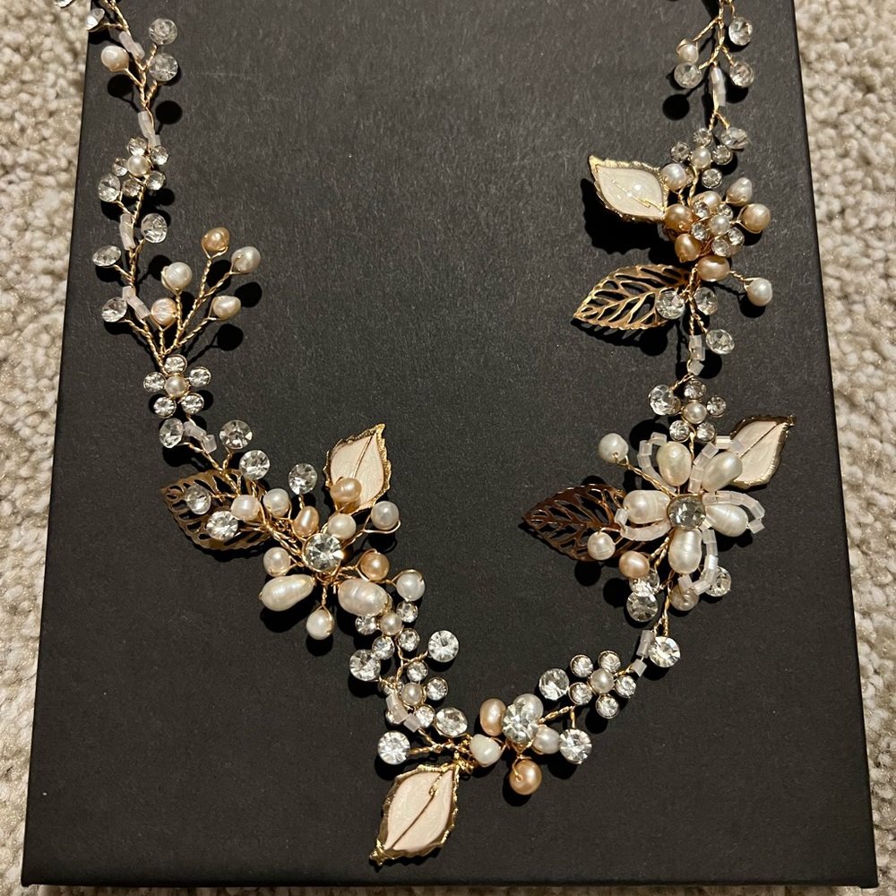 Rose gold & pearl hair jewelry NWT